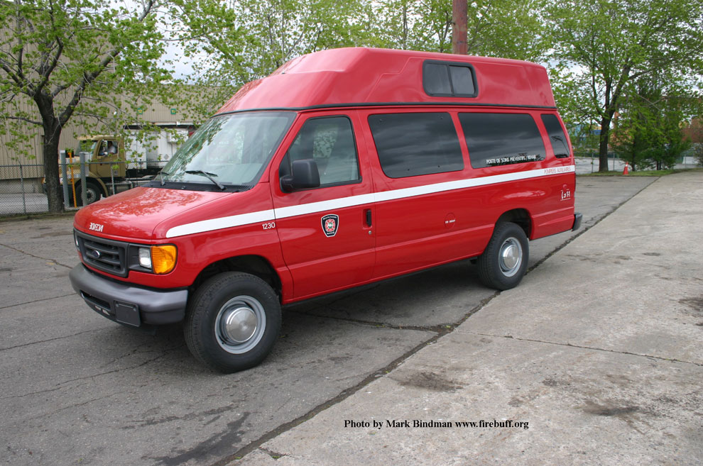 First aid and support vehicle 1230